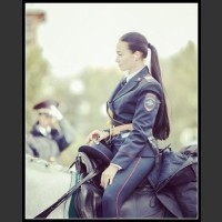 Dziewczyny w milicji konnej w Rosji...