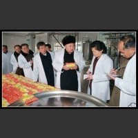 Kim Jong Un uczy ludzi jak pracować...
